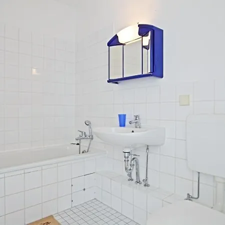 Private Apartment *