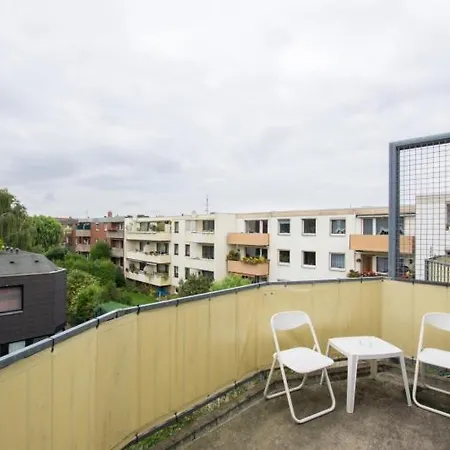 Private Apartment *